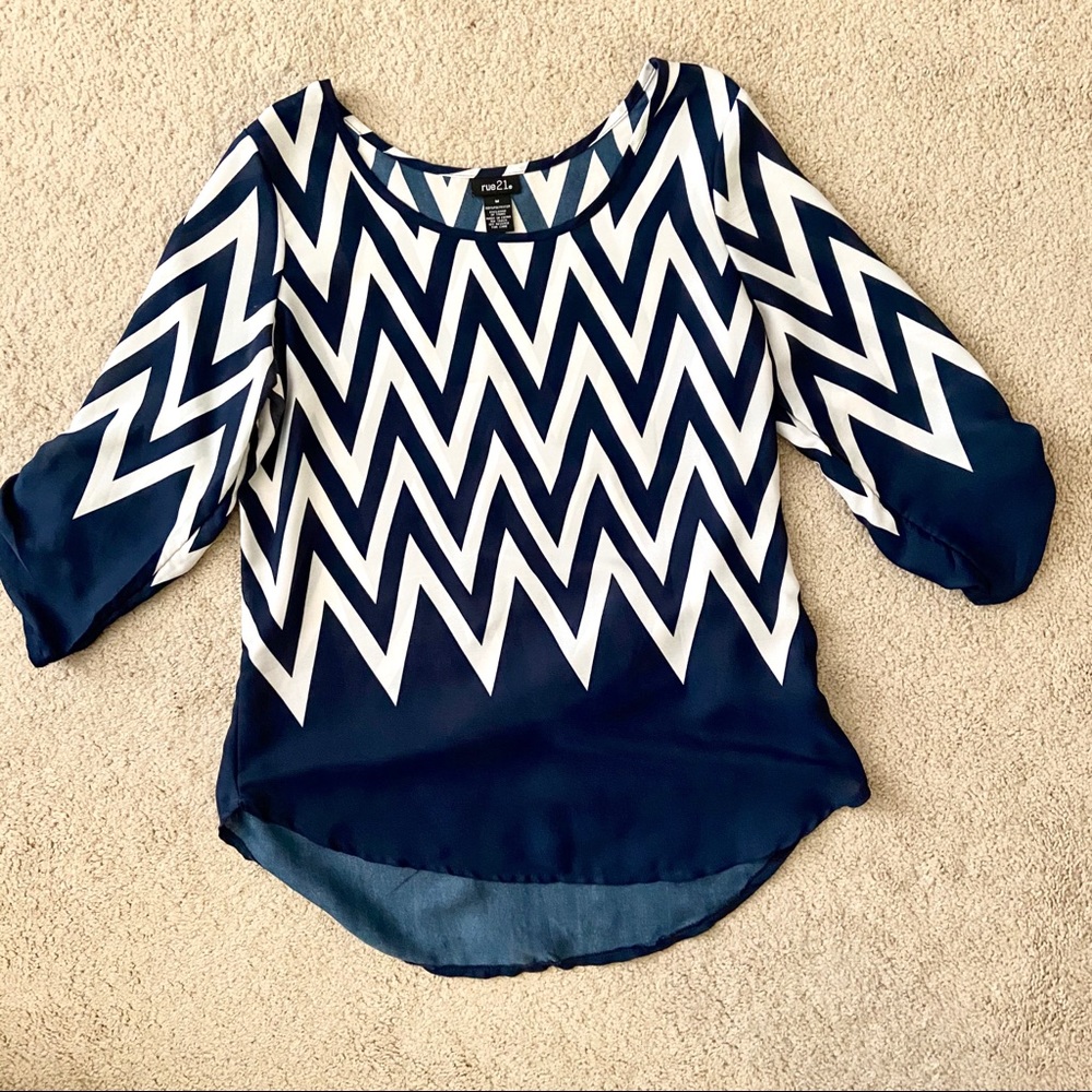 Rue 21 3/4 Sleeve Navy Chevron Top